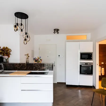 Frizzcafe Loft By Wonderful Italy * بولينيانو آ ماري